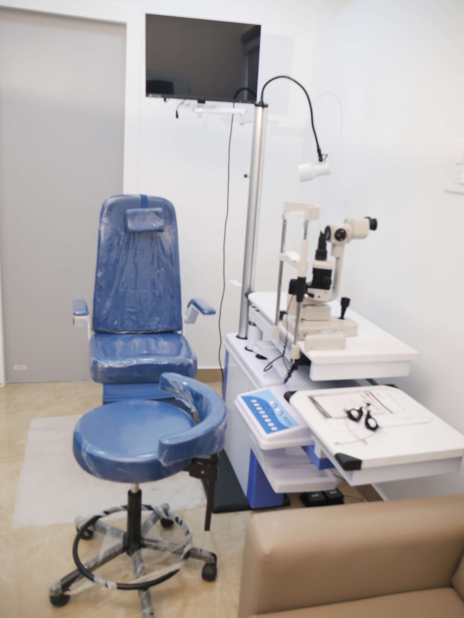 Gallery chairunit with slitlamp 2